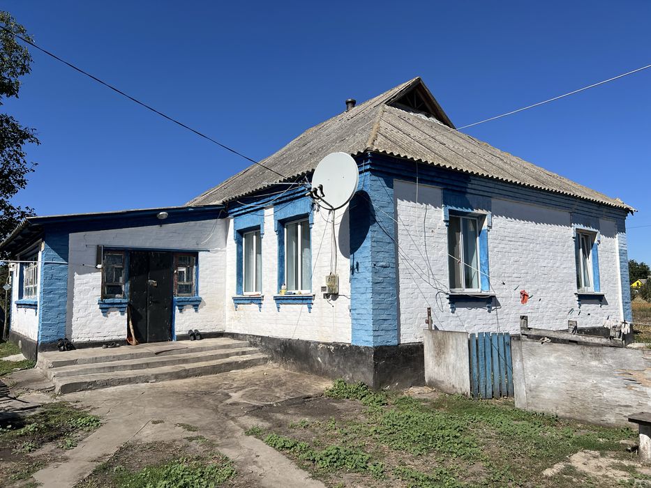 Продам хороший цегляний будинок в місті Узин