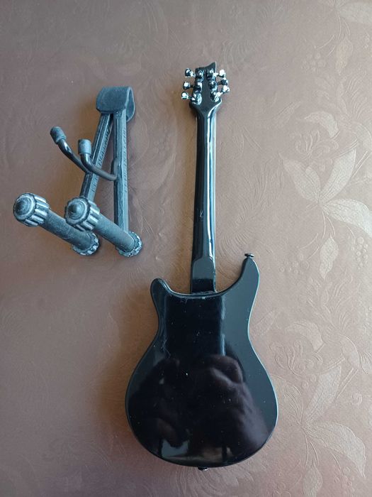 Guitarra para decoração dos LINKIN PARK