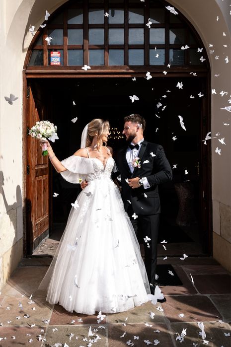 Suknia ślubna biała zdobiona