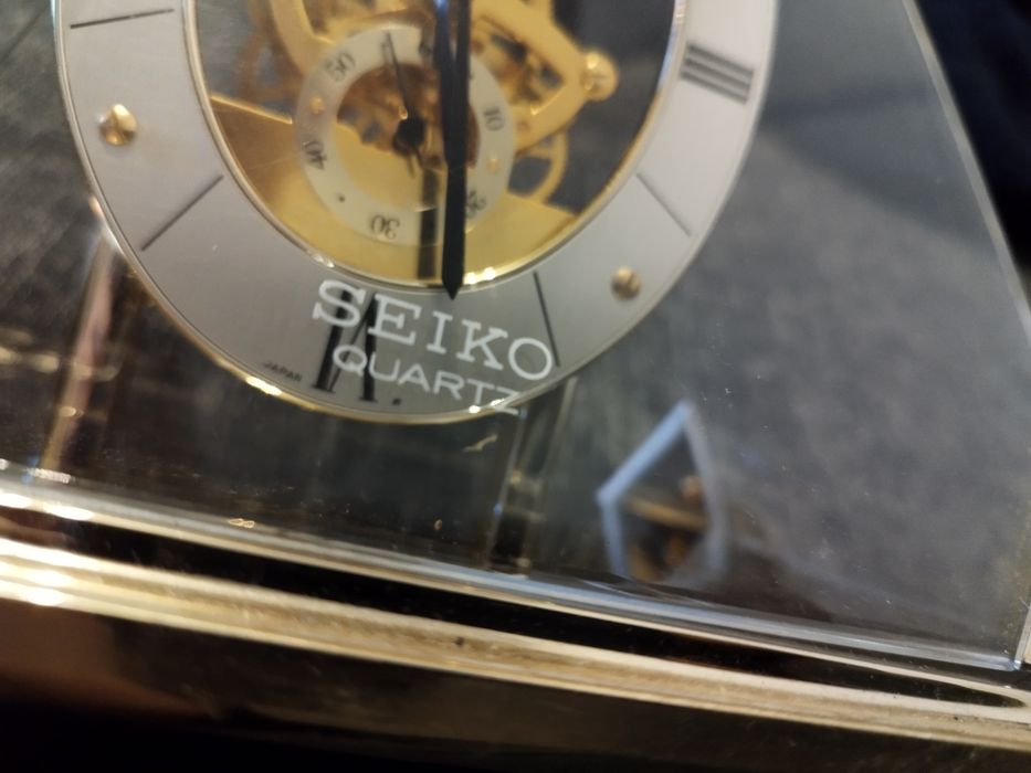 Zegar quartz Seiko piramida