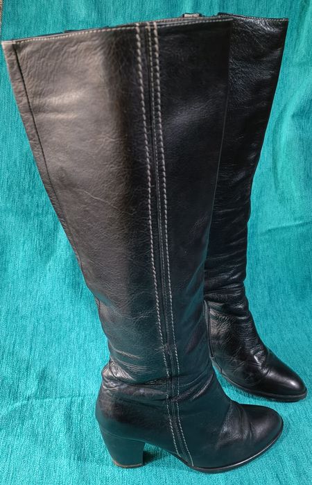 Botas em pele - Pretas