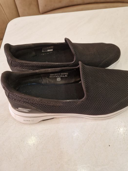Лофери, фірма Skechers, 39 розмір, чорного кольору