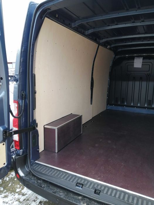 Zabudowa busa Renault Master L3H2