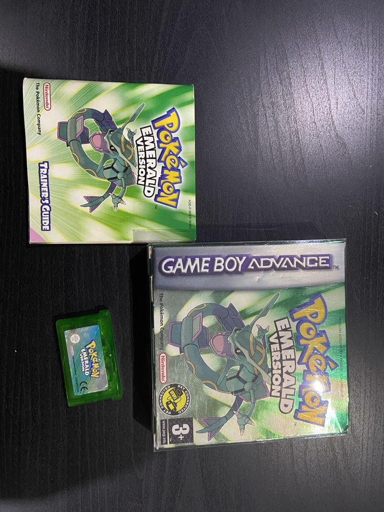 Pokemon Emerald completo em caixa
