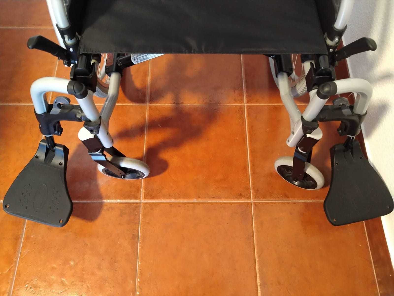 Cadeira de Rodas Manual Invacare Action2 NG