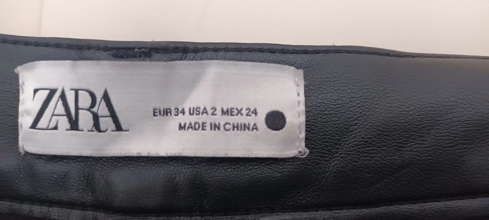 Calças couro, pele 34 Zara + casaco M