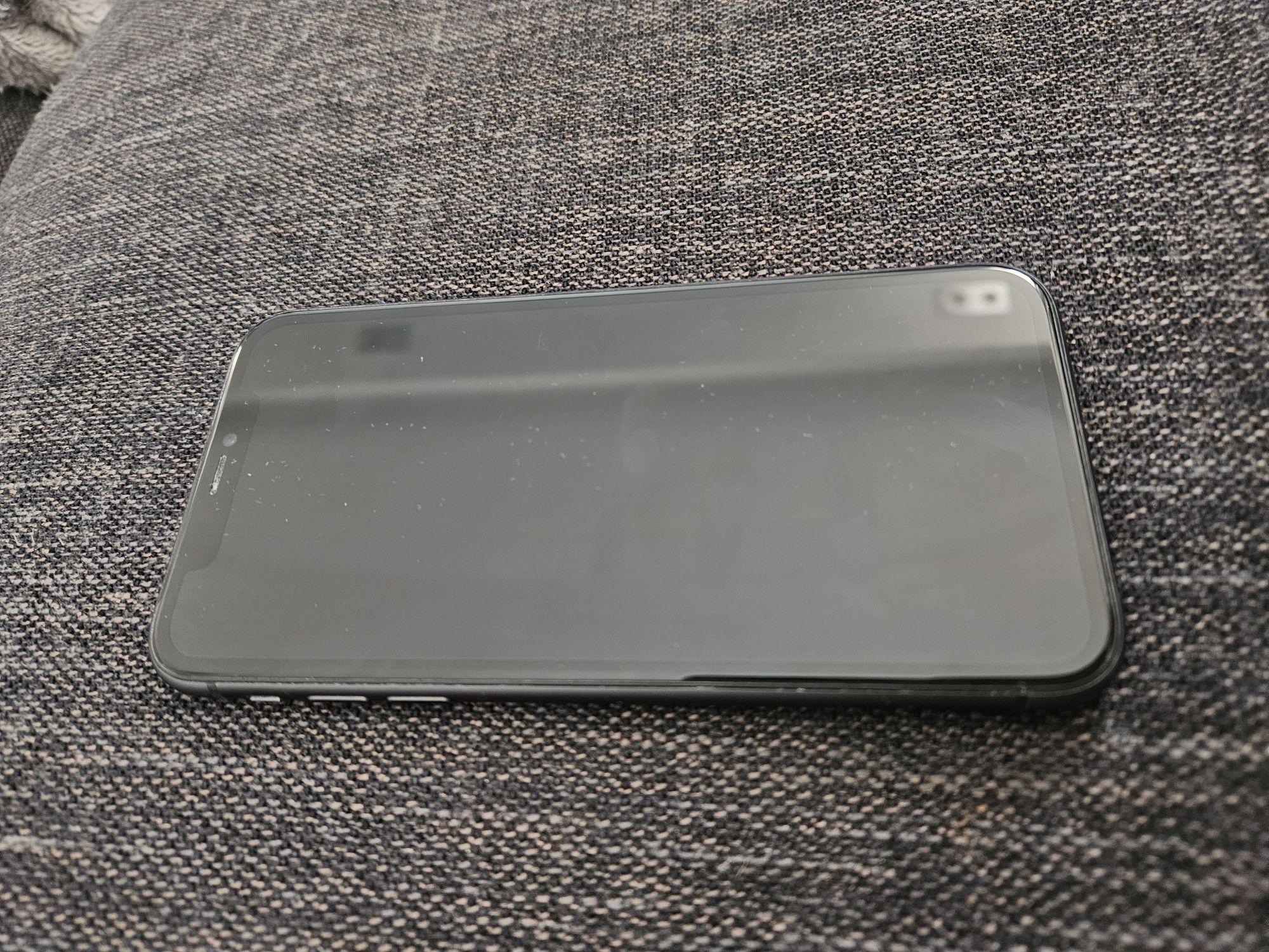 Iphone 11 black W-wa
