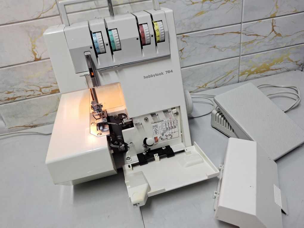 PFAFF overlok jak nowy