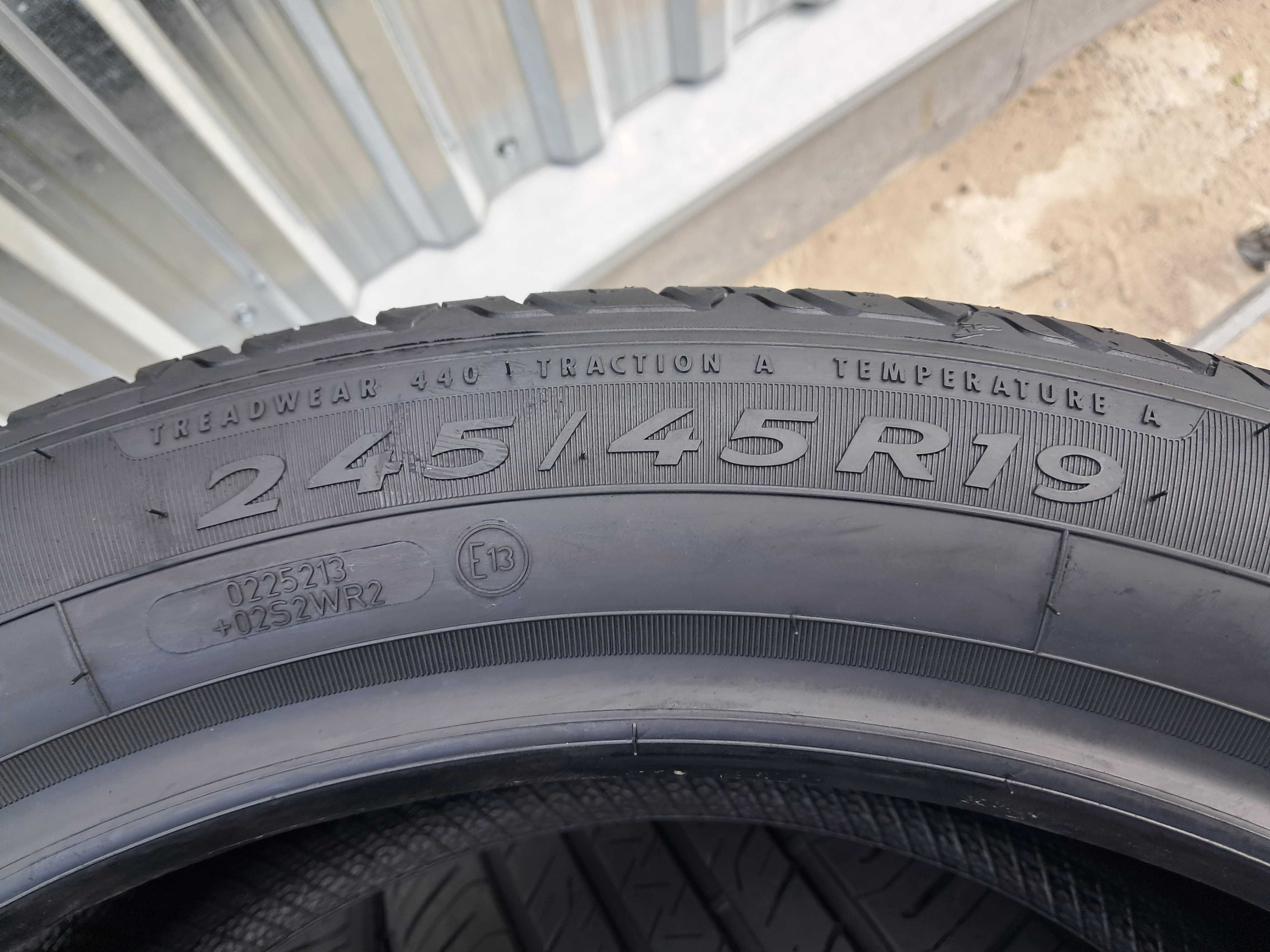 Резина 99% протектор Good Year 245/45 R19 Efficient Grip Performance