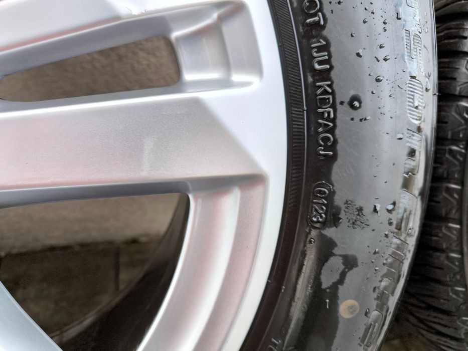 Oryginalne felgi Audi Q3 17- cali + opony wielosezonowe 215/65R17