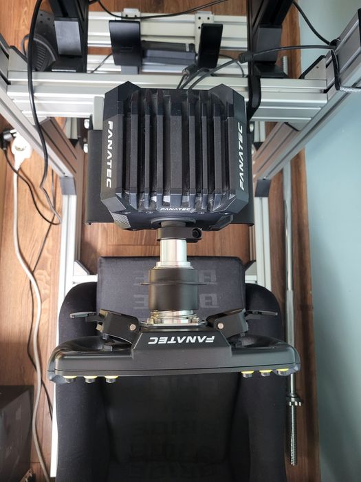 Zestaw simracingowy - Fanatec, monitor, kokpit