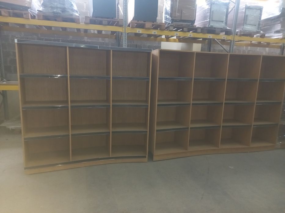 Стелажі з Фанери