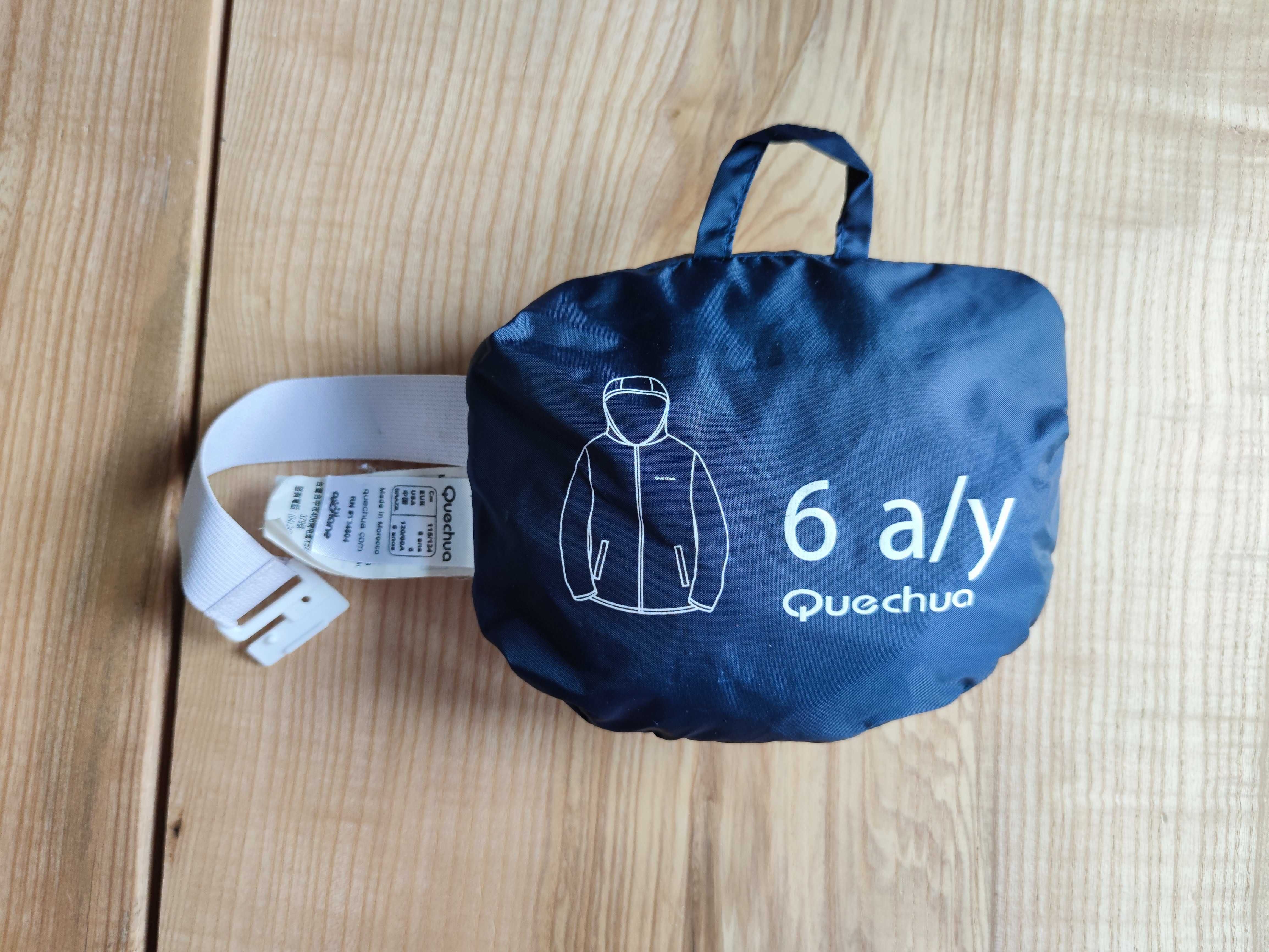 Kurtka przeciwdeszczowa Quechua  115/124 6 lat