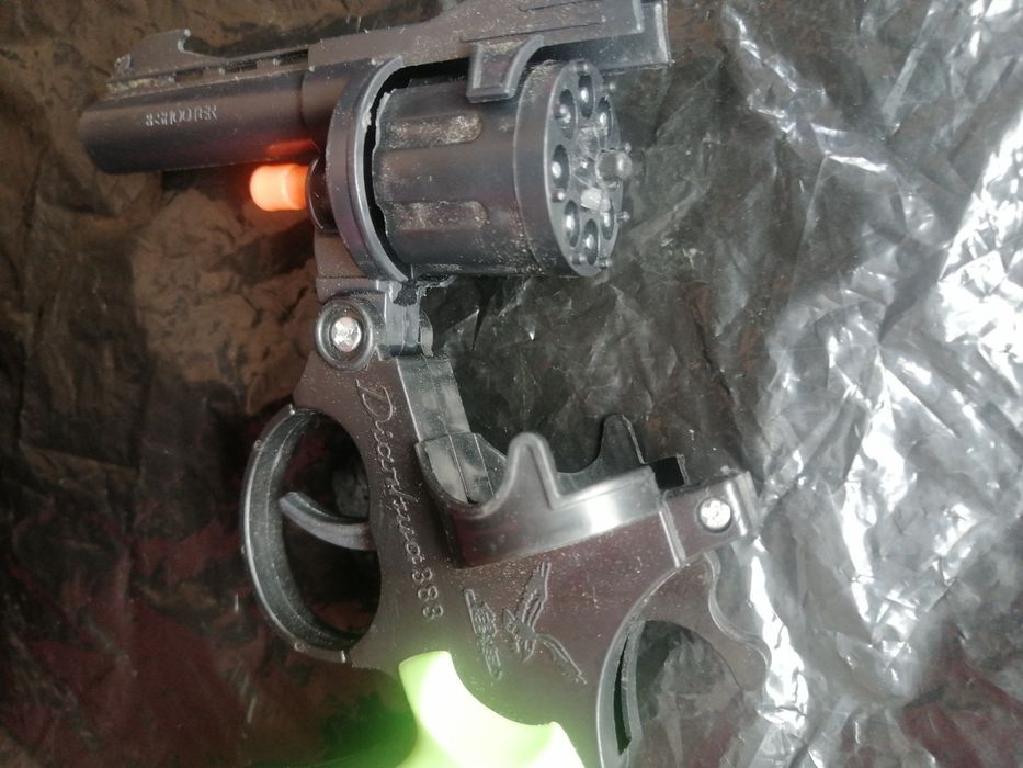 Пистолет револьвер игрушка perfecta mod 8000