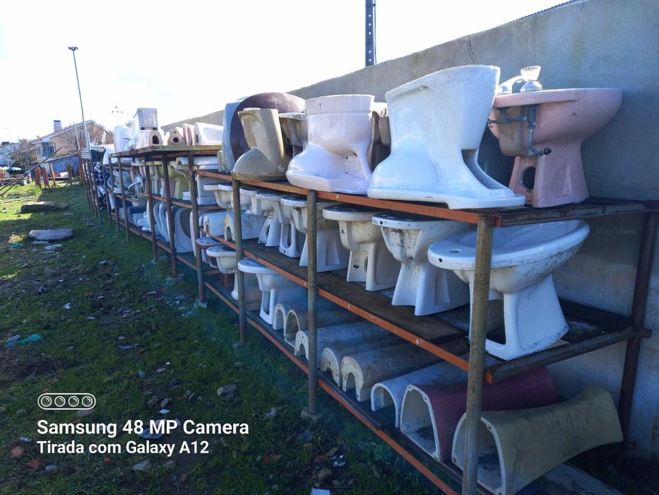 Louças sanitárias novas de modelos fora de produção