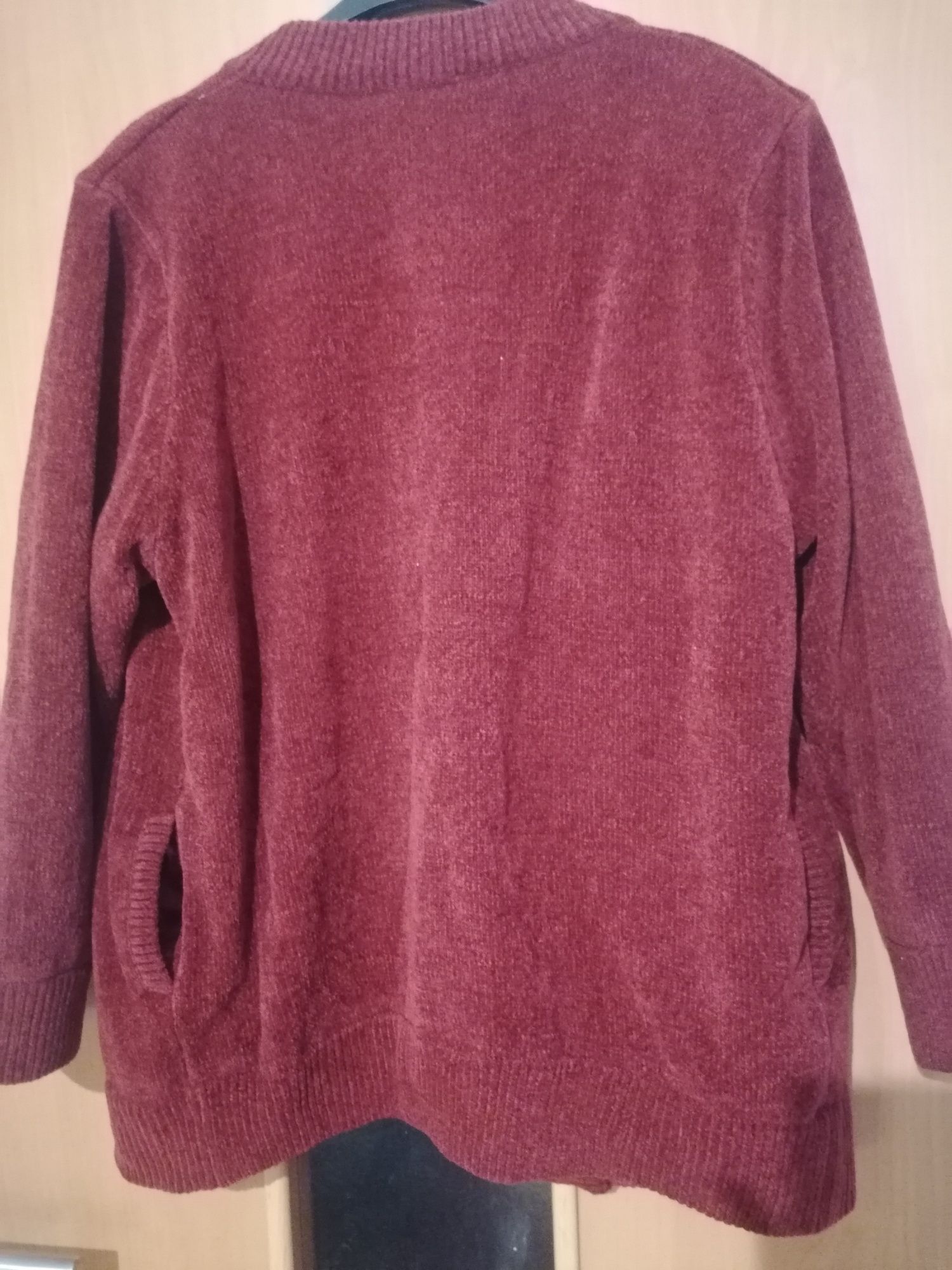 Ciepły sweter bordo