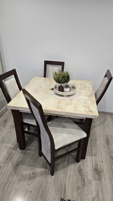 Zestaw Stół i krzesła