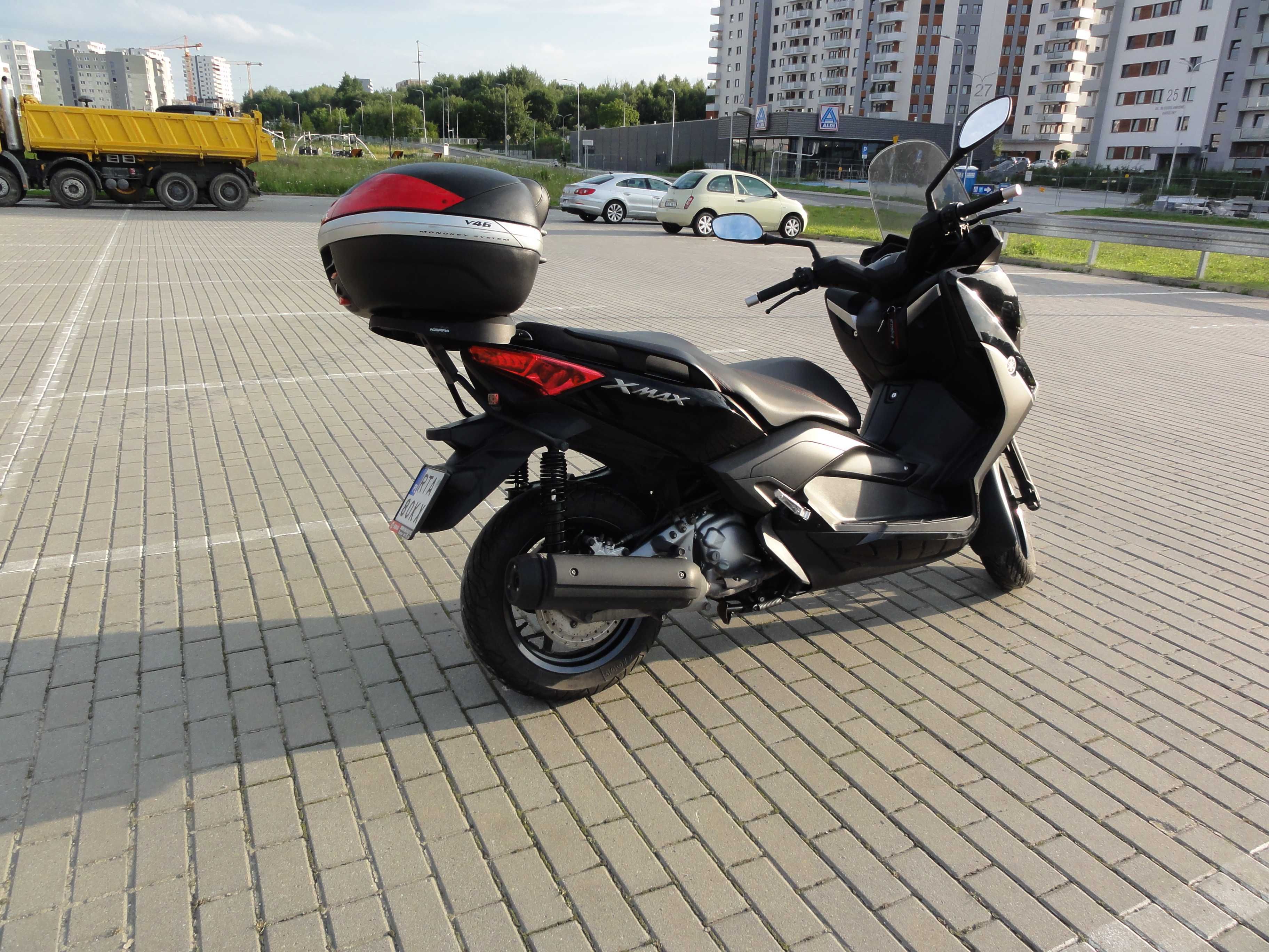 Yamaha X-Max 250
