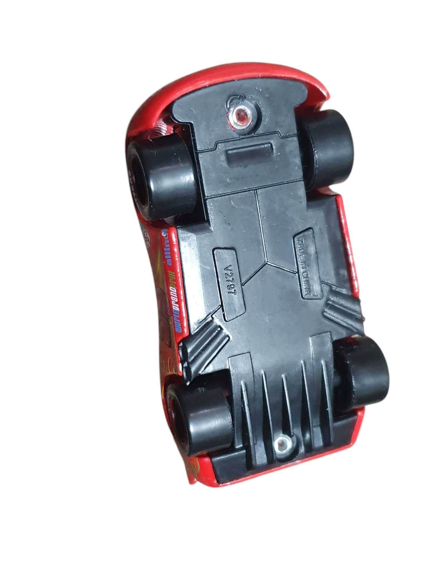 Samochodzik zabawka model samochodu Disney cars Zygzak McQueen Auta