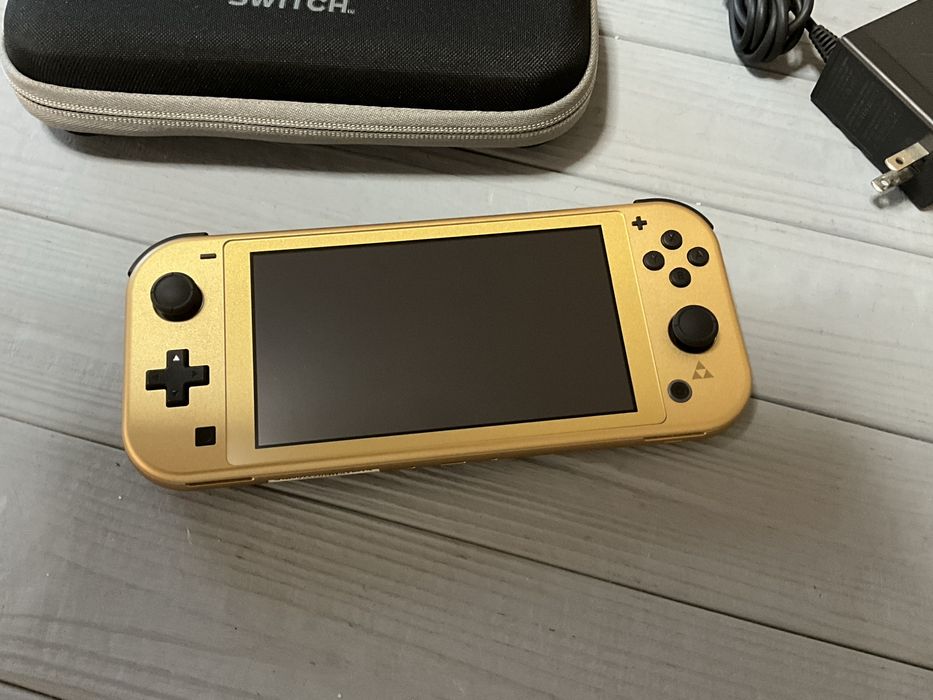 Nintendo Switch Lite Hyrule Edition