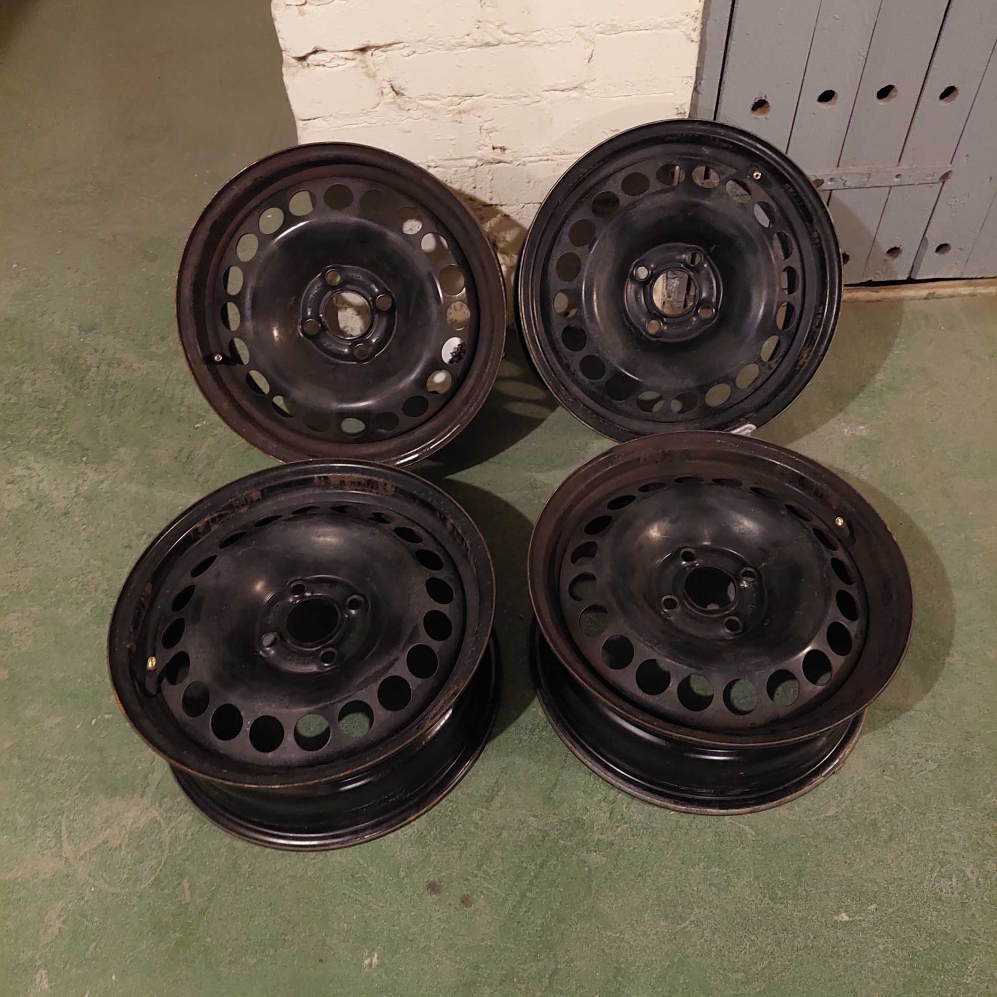 Felgi stalowe 4x100 6J R15 ET39. opel corsa D