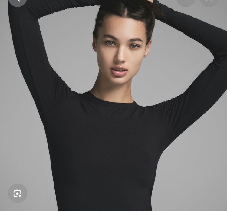 Кроп топ від skims