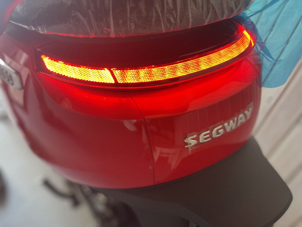 Электроскутер Segway E110s red