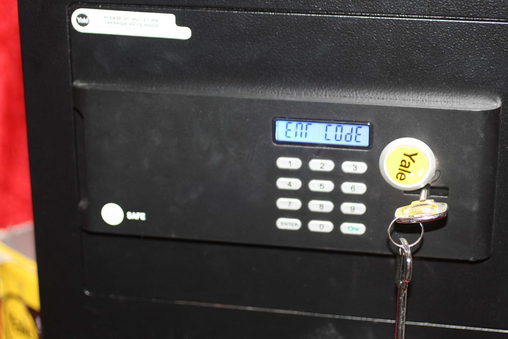 Cofre para laptop Yale Locks Premium (1k em dinheiro) YALYLB200EB1