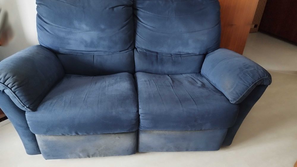 2 Sofás Divani & Divani - um deles tem duplo Relax