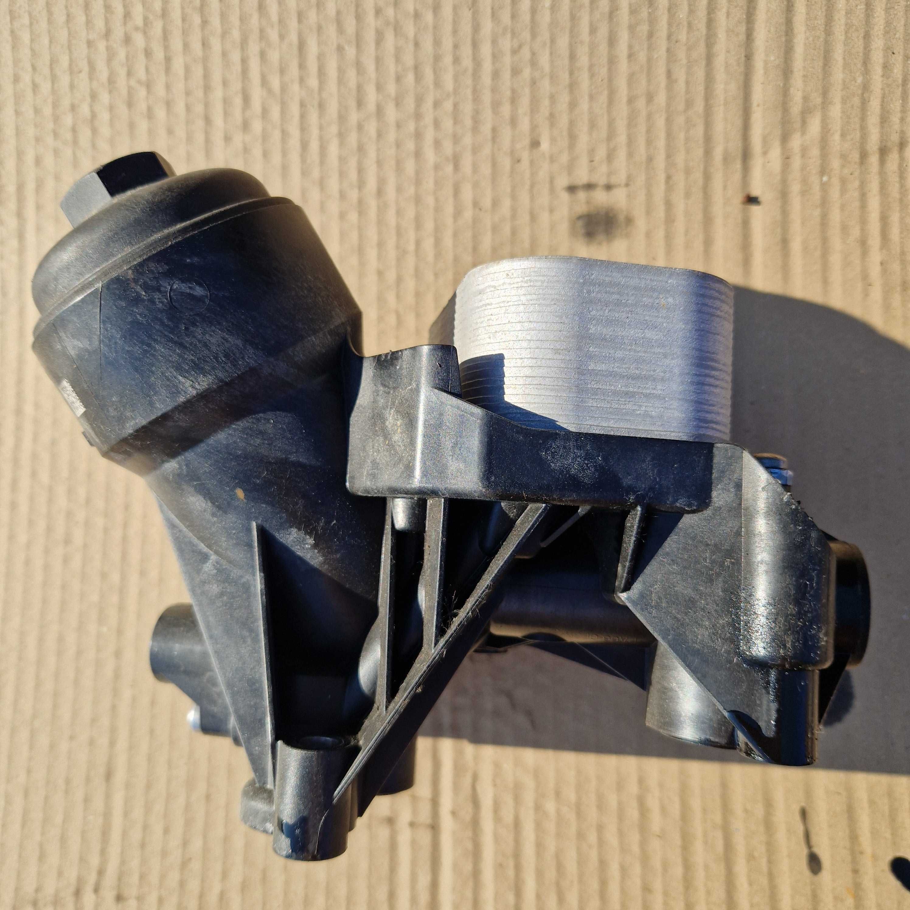 Podstawa Filtra Oleju VW AUDI A4 A6 C8 2.0 TDI 05L115389AB 05L117021A