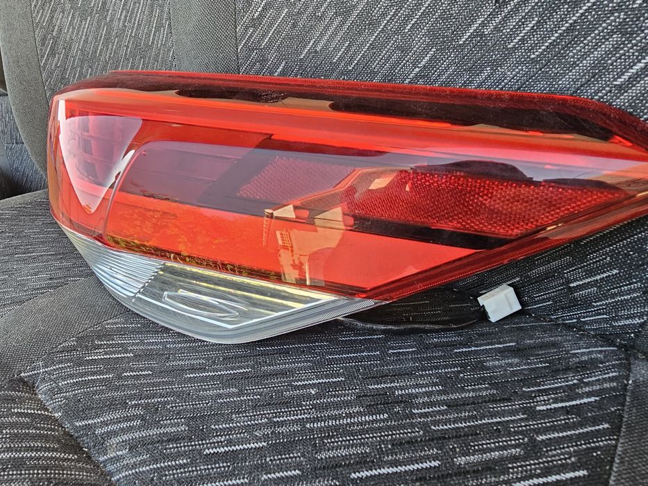 Продам оригинальный фонарь хайлендер 2016-19