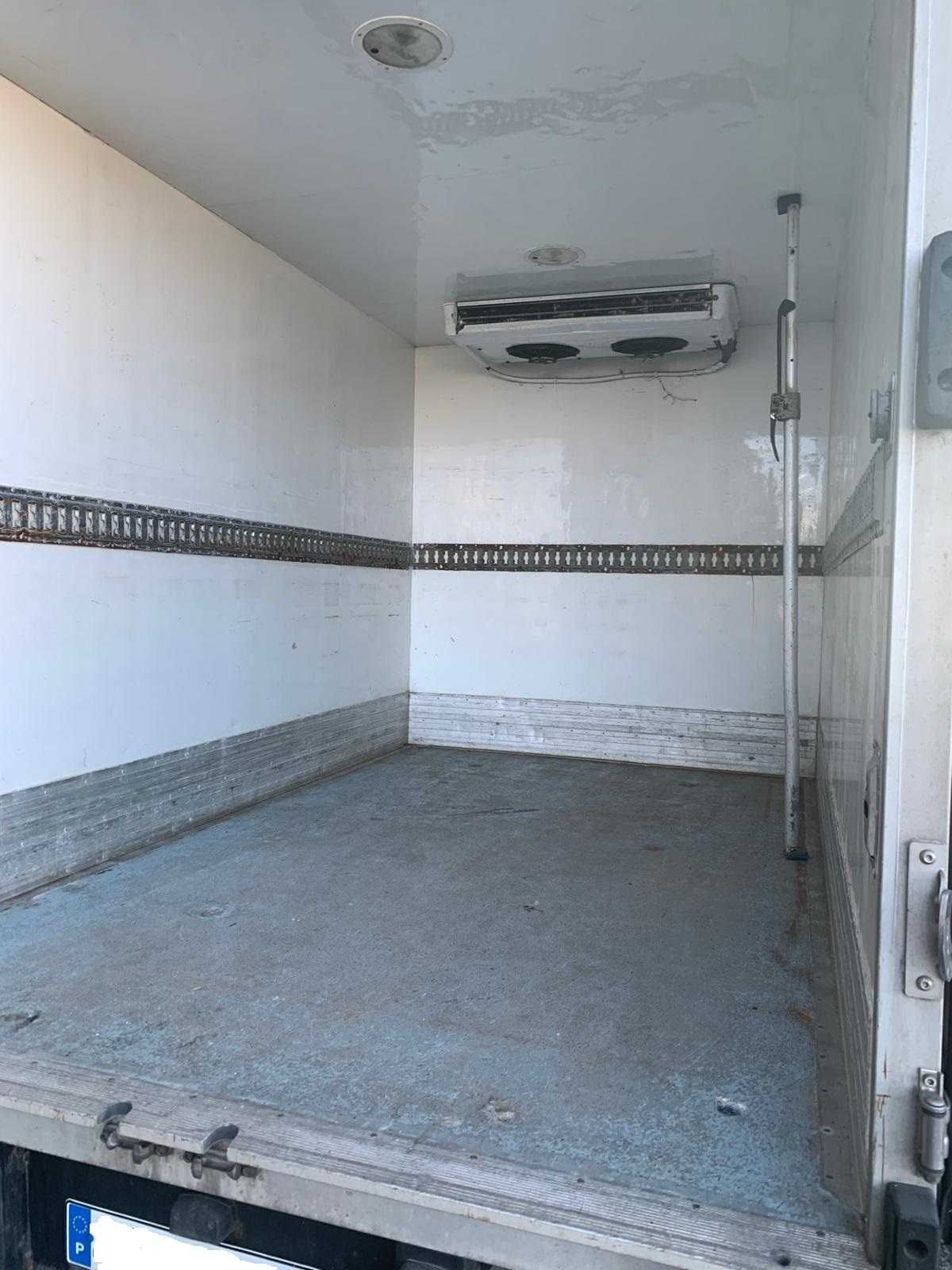 IVECO 40C12 com Caixa Frigorifica e Refrigeração