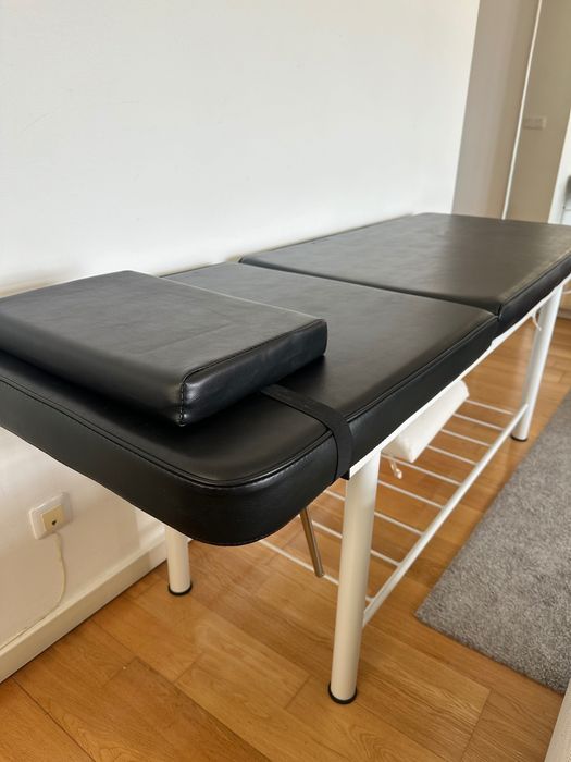 Marquesa fixa Quirumed – estrutura branca e estofado preto