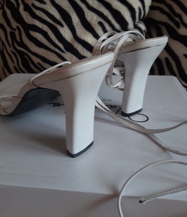 VIAUNO __ BIAŁE SANDAŁY __ Espadryle__ 37