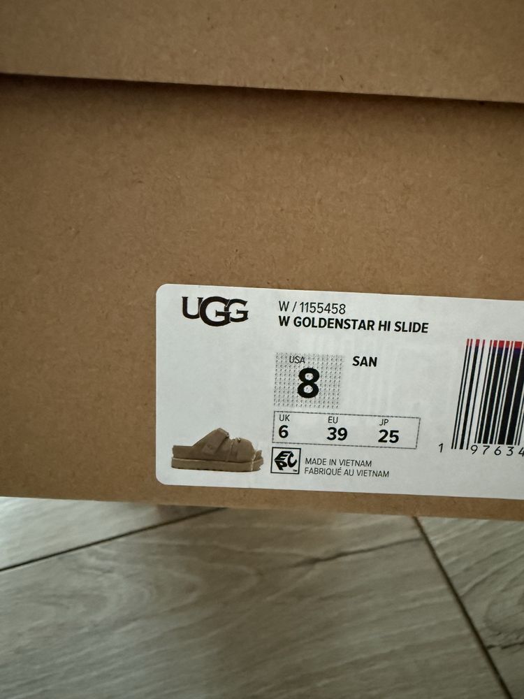 Замшеві шльопанці UGG