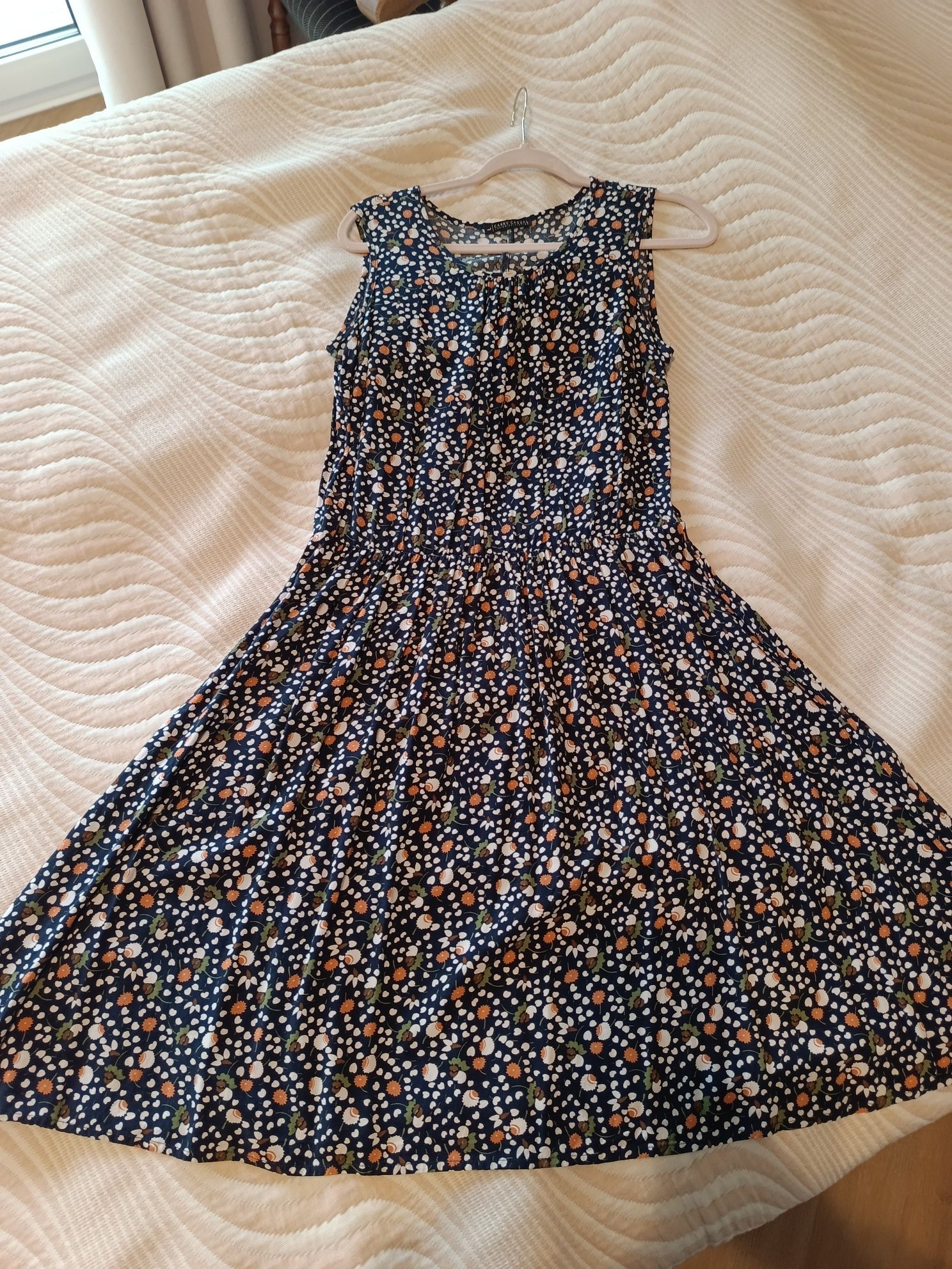 Sukienka L M carry midi wiskoza kwiatowy print jak Reserved