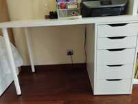 Secretaria com bloco de gavetas