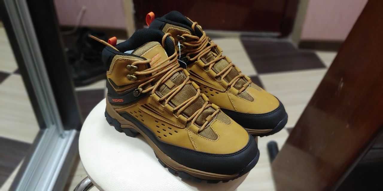 Кросівки Черевики Ботинки SKECHERS