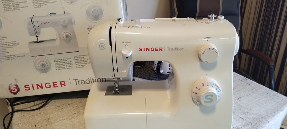 Швейная машинка singer