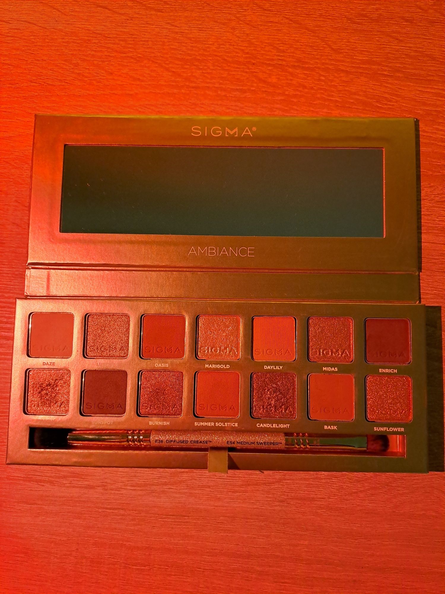 Палітра тіней Sigma Beauty Ambiance Eyeshadow Palette