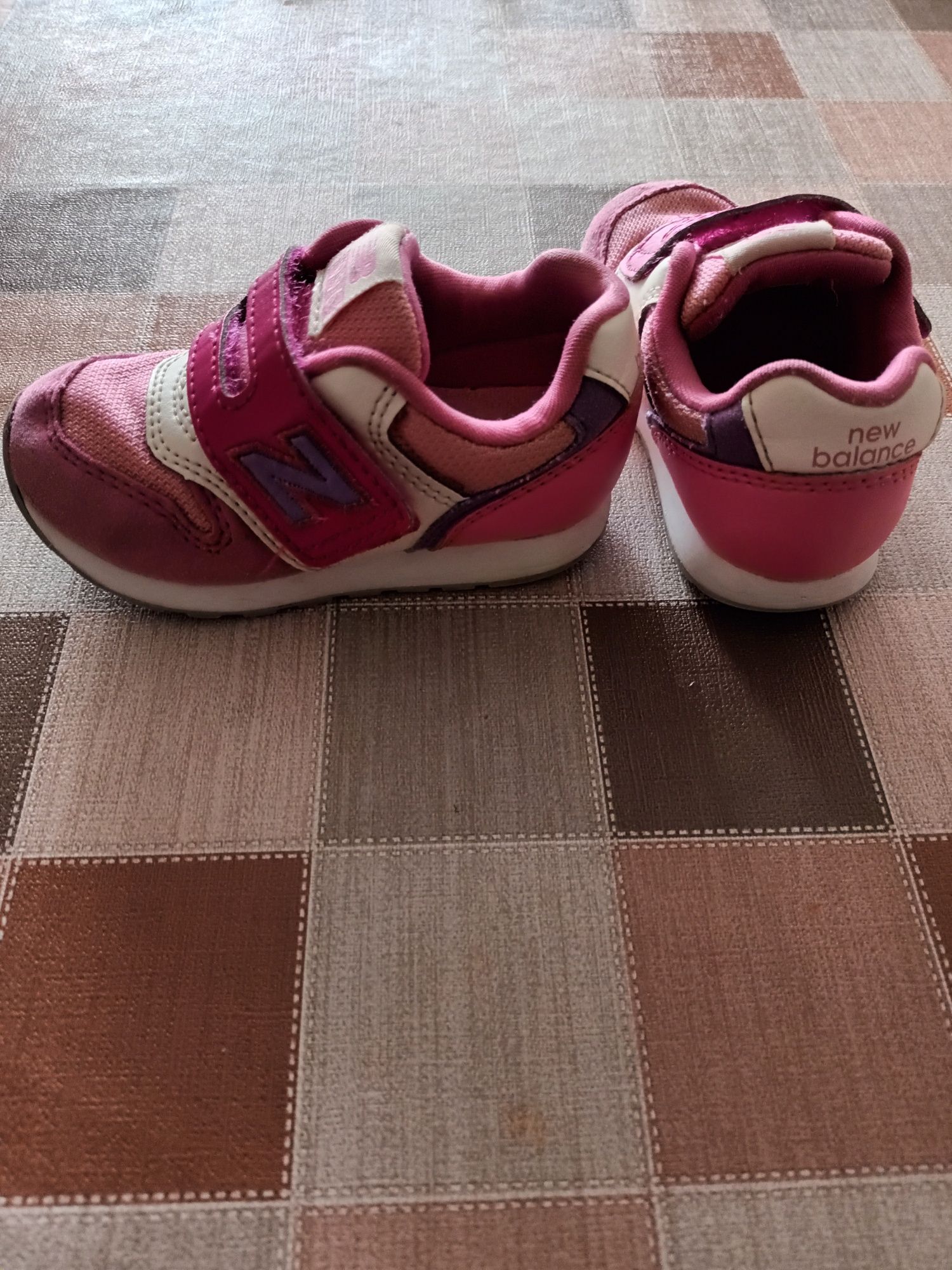 Buciki  dziewczęce  new balance rozmiar 22