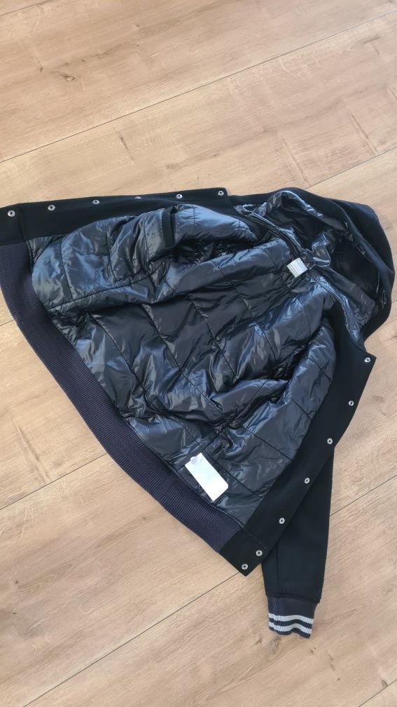 Kurtka Nike. 70% Wełna Wool. Czarna bomberka. Z kapturem.  Rozmiar S