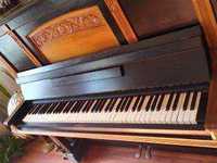 ładne stare przedwojenne pianino