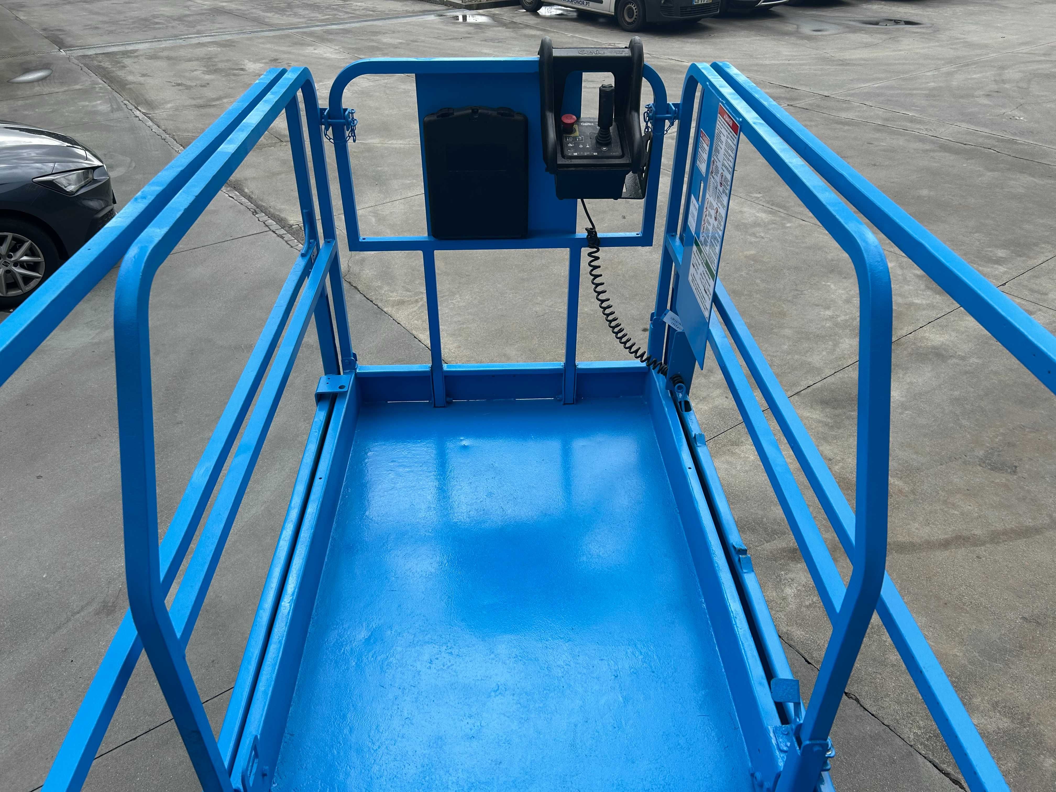 Plataforma elétrica Tesoura Genie GS-2046