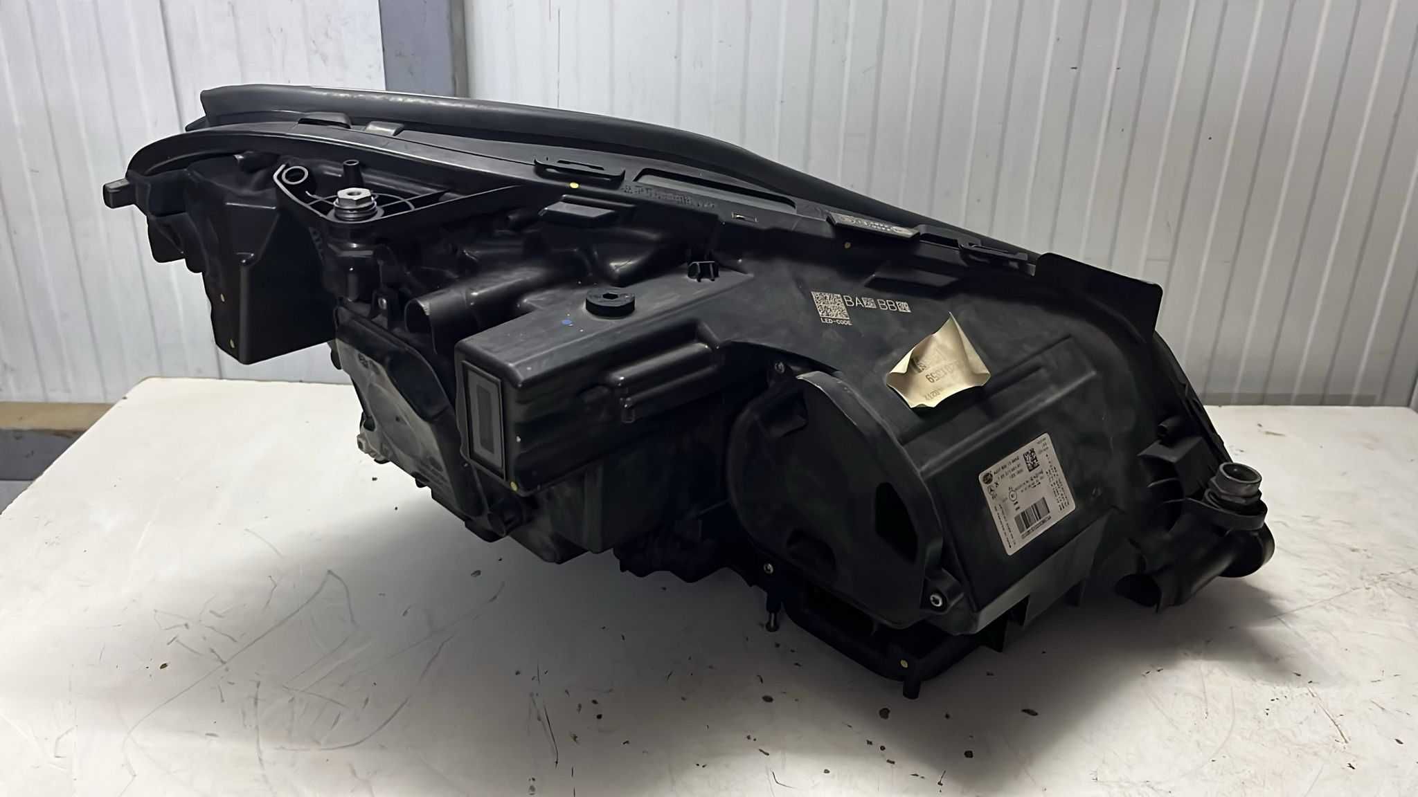 Farol esquerdo MERCEDES-BENZ E-CLASS Coupe (C207) E 350 (207.359)
