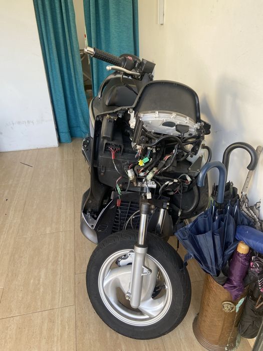 Sym GTS 125i acidentada