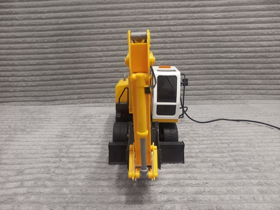 Трактор екскаватор на пульті керування від Dickie Toys