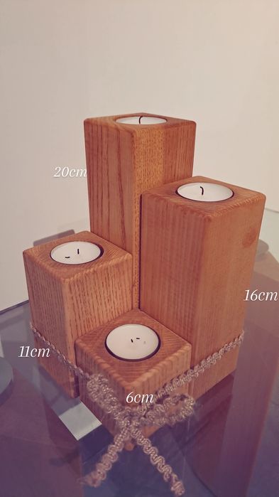 Drewniany komplet adwentowy świecznika z drewna jesionowego.