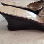 Klapki Stuart Weitzman