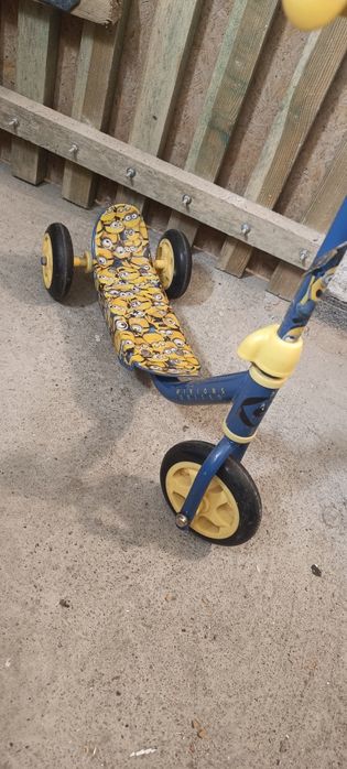 Hulajnoga dla dziecka minionek